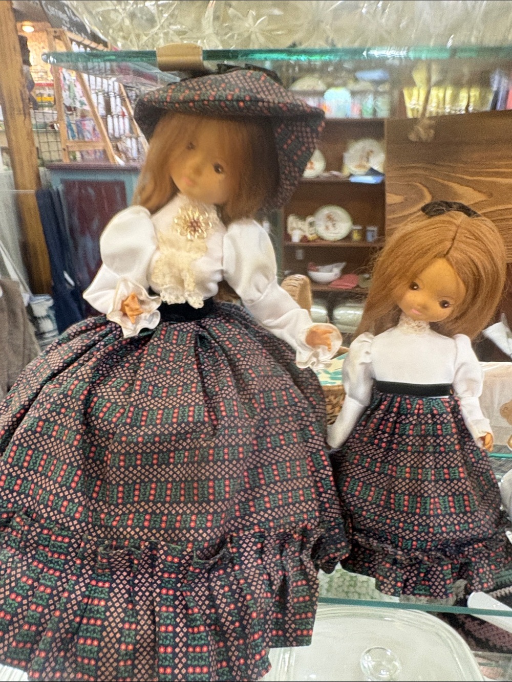 Mother and Daughter musical dolls. Vintage 1970’s.